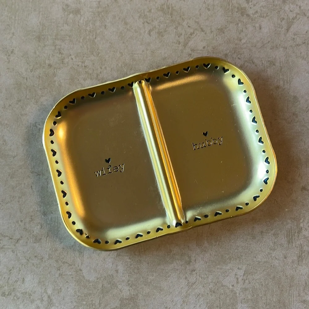 Francesca’s Natural Life Wifey Hubby Trinket Dish